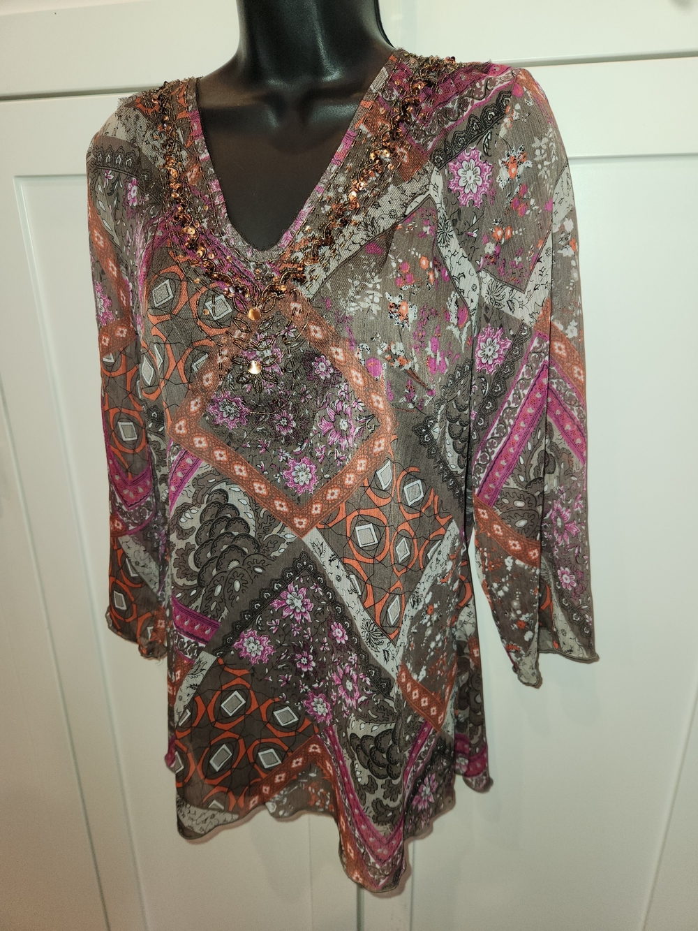 🍉Tribal Embellished V-Neck Printed Tunic in Brown & Pink